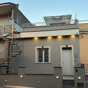 la-casa-di-pietro.sicilyhotelsitaly.net/